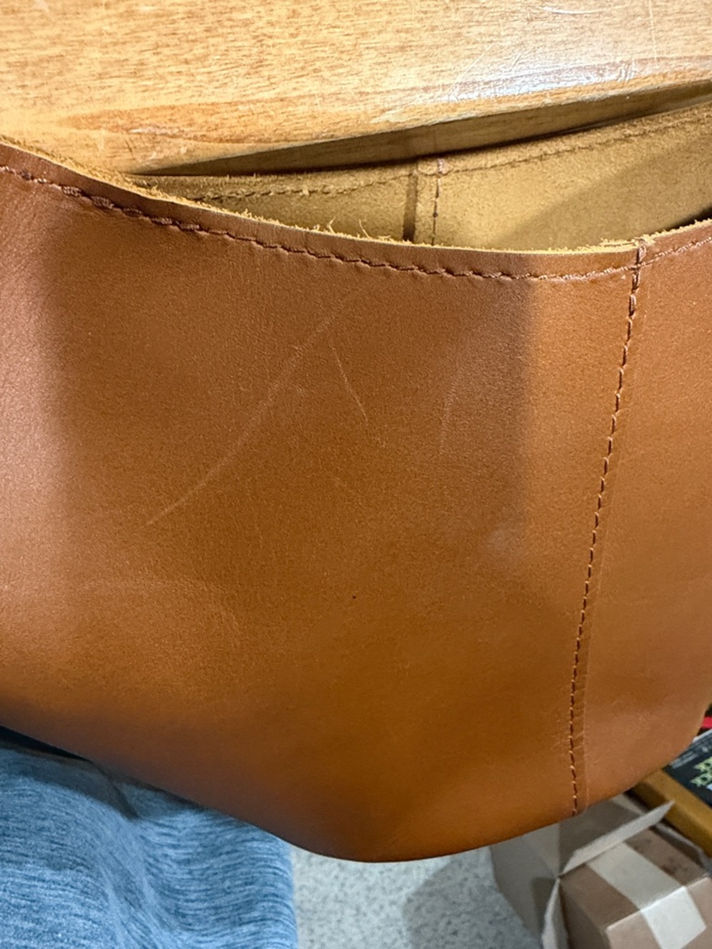 Portland Leather Small Kangaroo Shoulder Bag - Picture 14 of 15